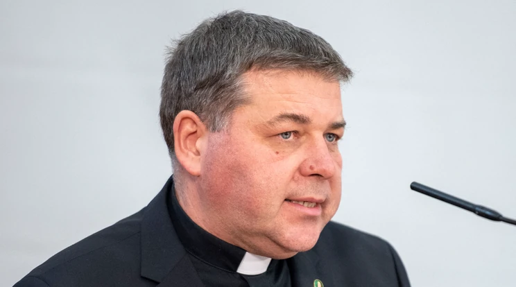 Interjú Tóth Tamás atyával a konklávéról