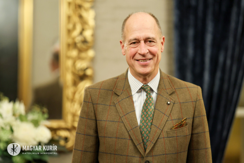 Interjú a Magyar Kurírban Szabadhegÿ Kristóffal 